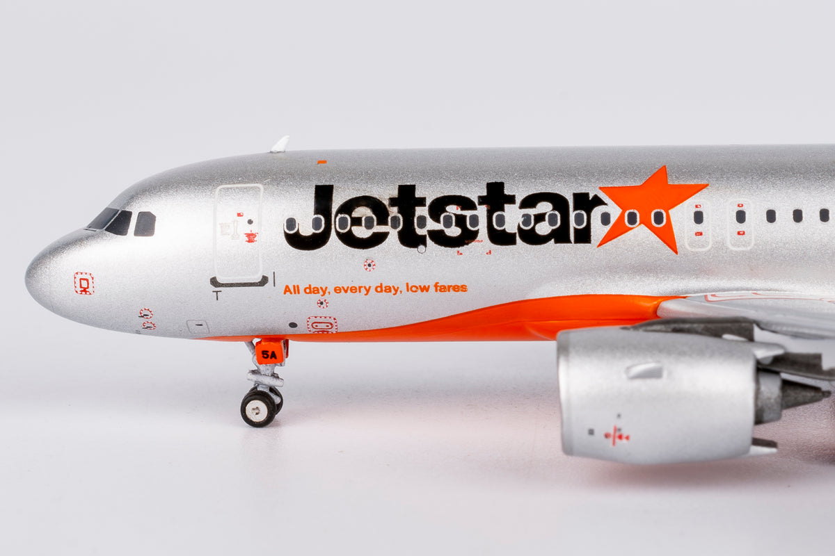 ジェットスター航空 A320neo VH-A5A 1/400 お取り寄せ商品】 1/400 A320neo ジェットスター「First A320n