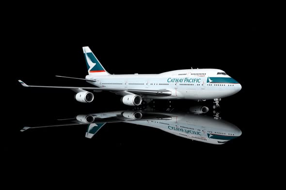 SQwings キャセイパシフィック 747-400 B-HUJ 1/200 L2123