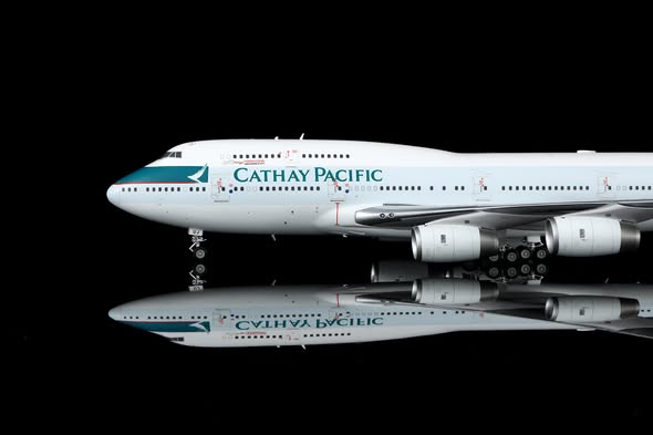 キャセイパシフィック B747-400 B-HUJ 旧塗装 1/400 HX 1:400 YY Wings Cathay Pacific B747-400 B-HUJ Aircraft Model Free
