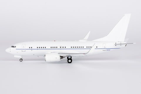 NGmodel アメリカ空軍 C-40B (737-700 BBJ) 02-0042 1/200 05008