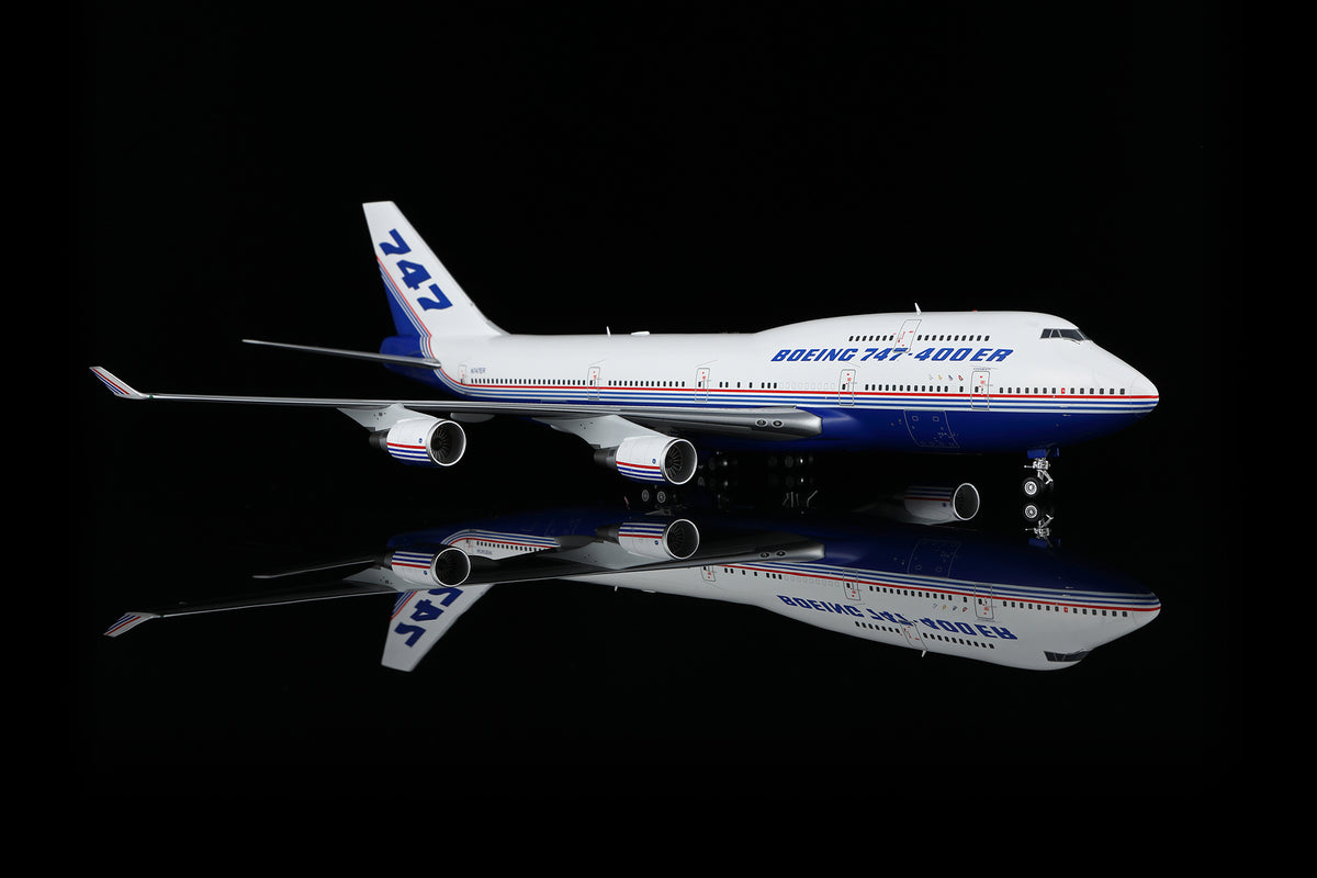 SQwings ボーイング 747-400ER N747ER 1/200 L2101 - Aircraftmodels777