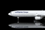 SQwings ルフトハンザカーゴ MD-11F D-ALCC 1/200 L2104C(インタラクティブシリーズ版)