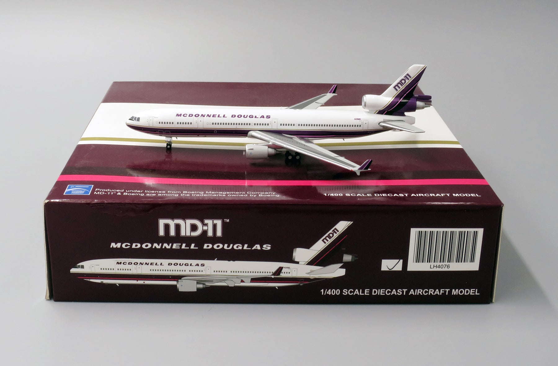 ハウスマン様専用 B737-400 とMD-81 のソリッドモデルの2機