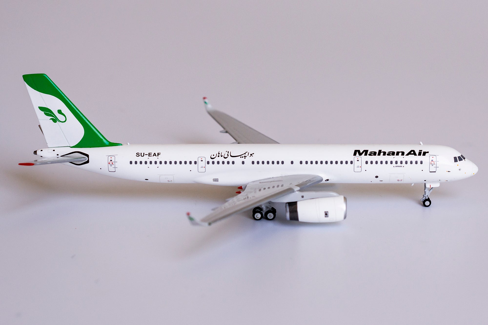 マーハーン航空 Tu-204-120 SU-EAF 1/400 NG Models Tu-204-120 マーハーン航空 2005年頃 SU-EAF 1/400